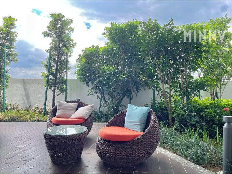 Parkland Batu 11 Near Mrt 5-6pax Free Parking Apartment Cheras